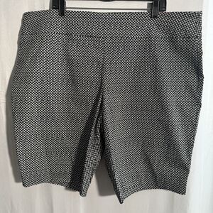 Attyre New York Samantha 22W Shorts NWT Black Print Pull On Stretchy Casual